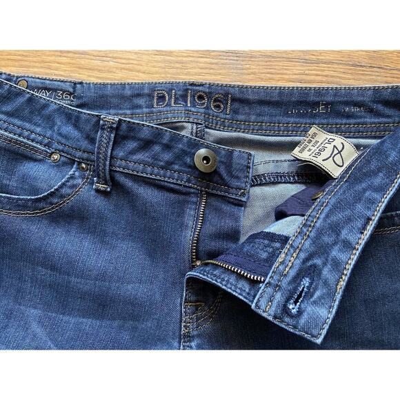 DL1961 Lindsey Slim Straight Denim Jeans sz 30 - Picture 5 of 9